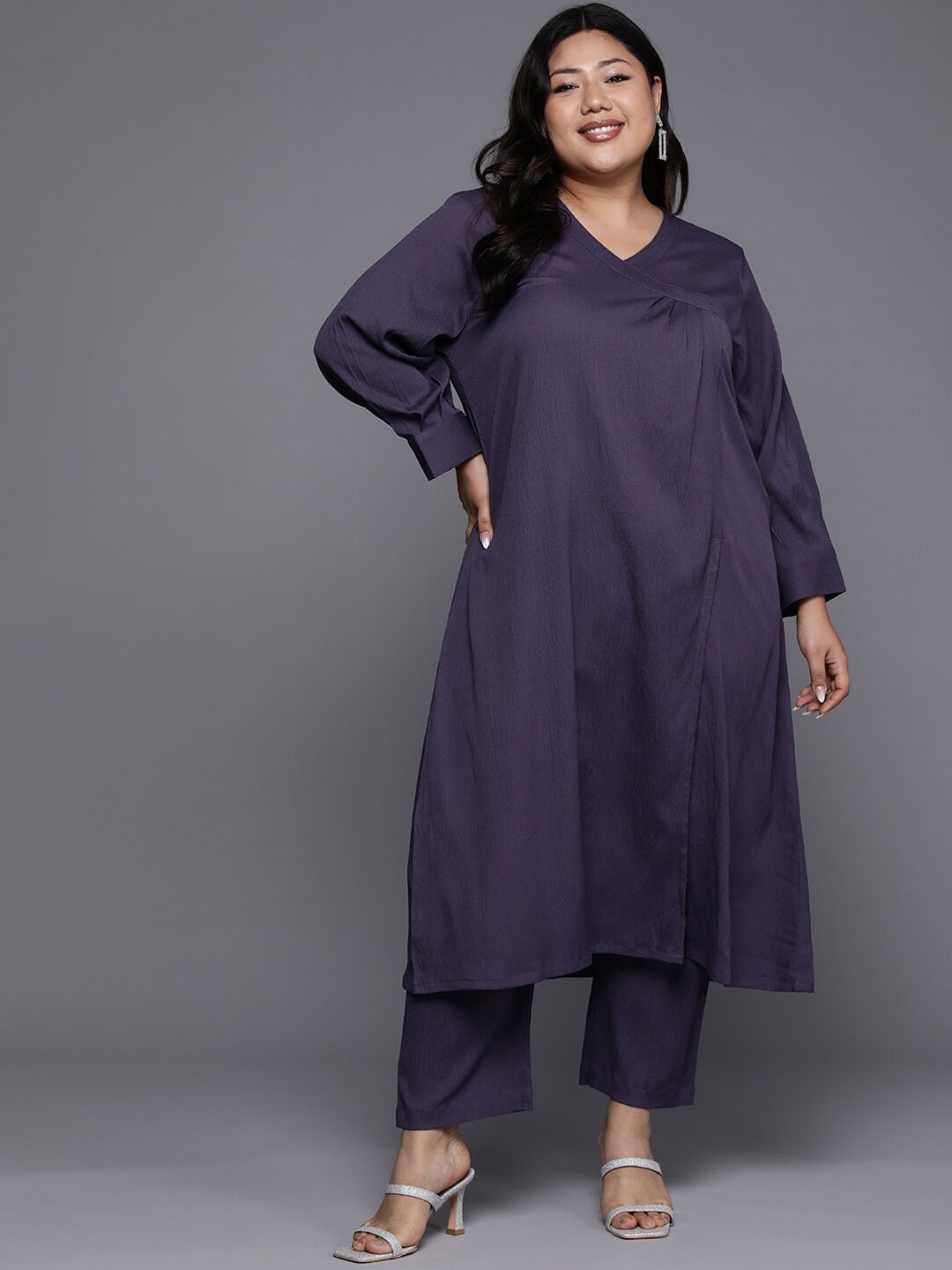 

Sztori Angrakha Silk Crepe Kurta with Trousers, Violet