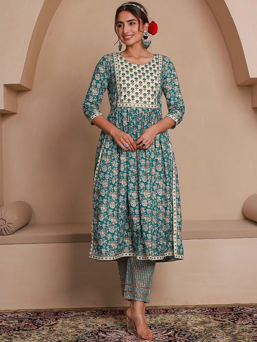 

GULAB CHAND TRENDS Floral Printed Round Neck Three-Quarter Sleeves Pure Cotton Kurta Set, Green