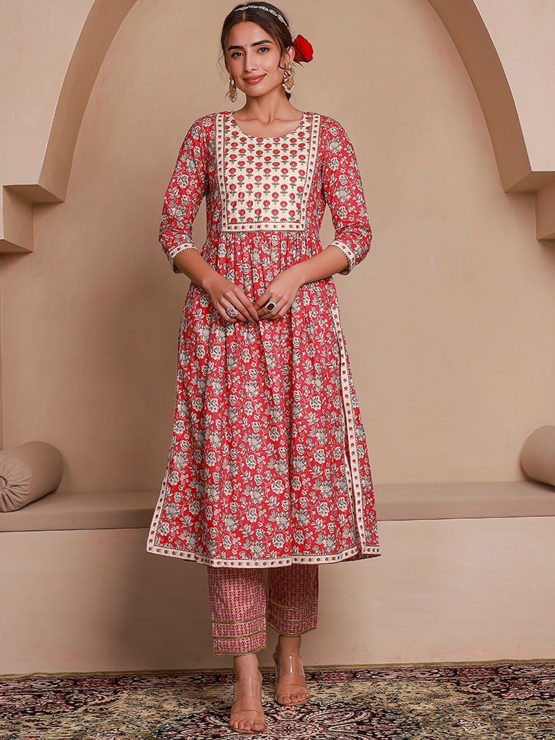 

GULAB CHAND TRENDS Floral Printed Round Neck Three-Quarter Sleeves Pure Cotton Kurta Set, Red