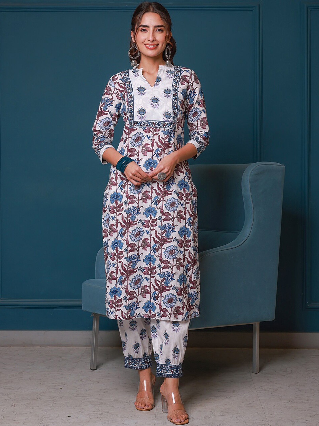 

GULAB CHAND TRENDS Floral Printed Mandarin Collar Three-Quarter Sleeves Cotton Kurta Set, Blue