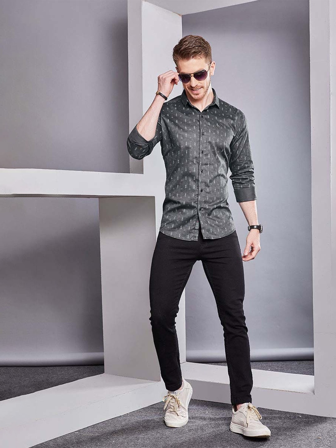 

ALMATY Men Comfort Slim Fit Opaque Printed Party Shirt, Black