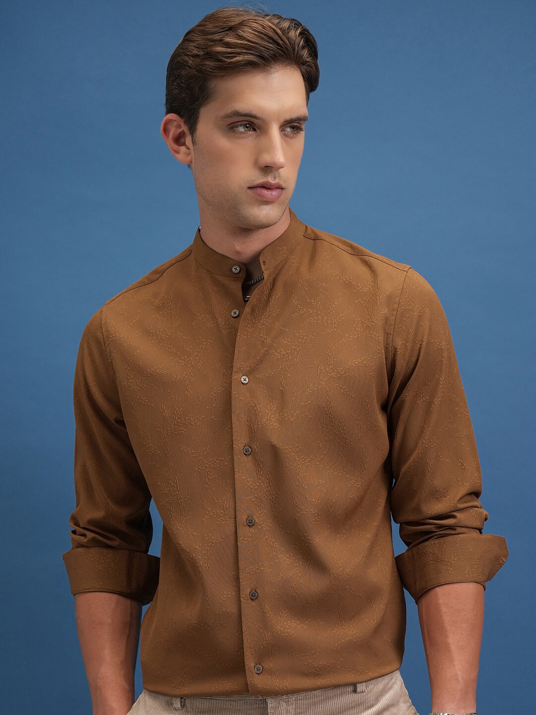 

LOCOMOTIVE Luxe Popcorn Textured Mandarin Collar Evening Party Shirt, Brown