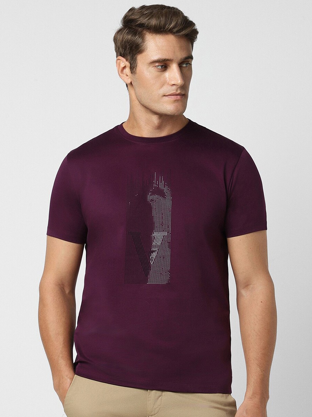 

V Dot Men Printed Applique Slim Fit T-shirt, Purple
