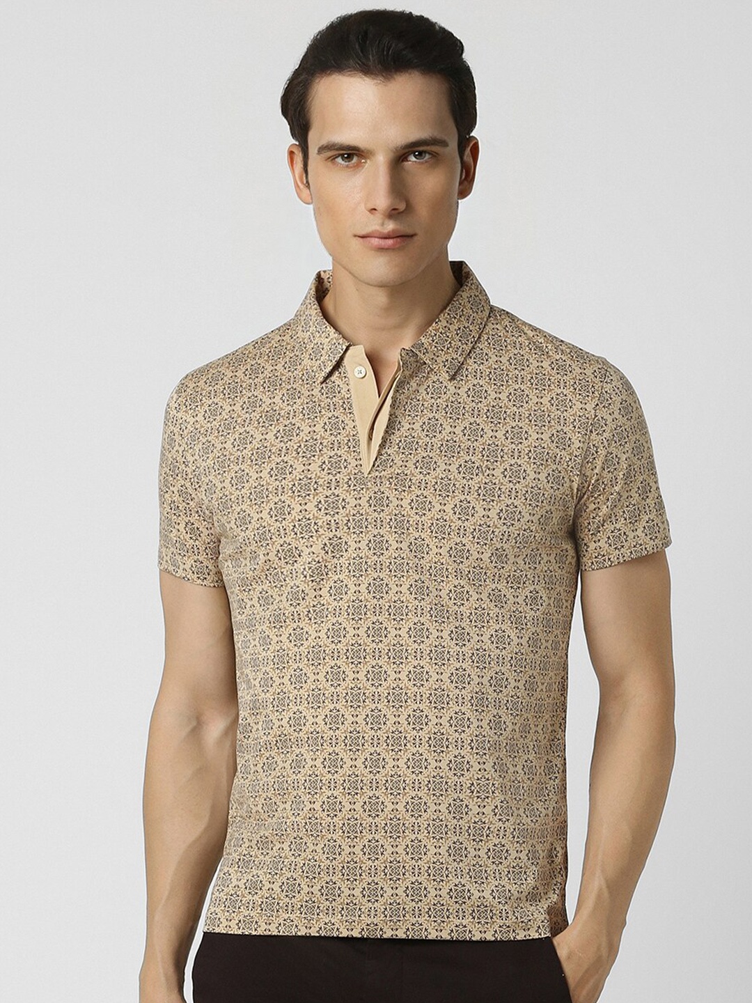 

V Dot Men Printed Polo Collar Pockets Slim Fit T-shirt, Brown