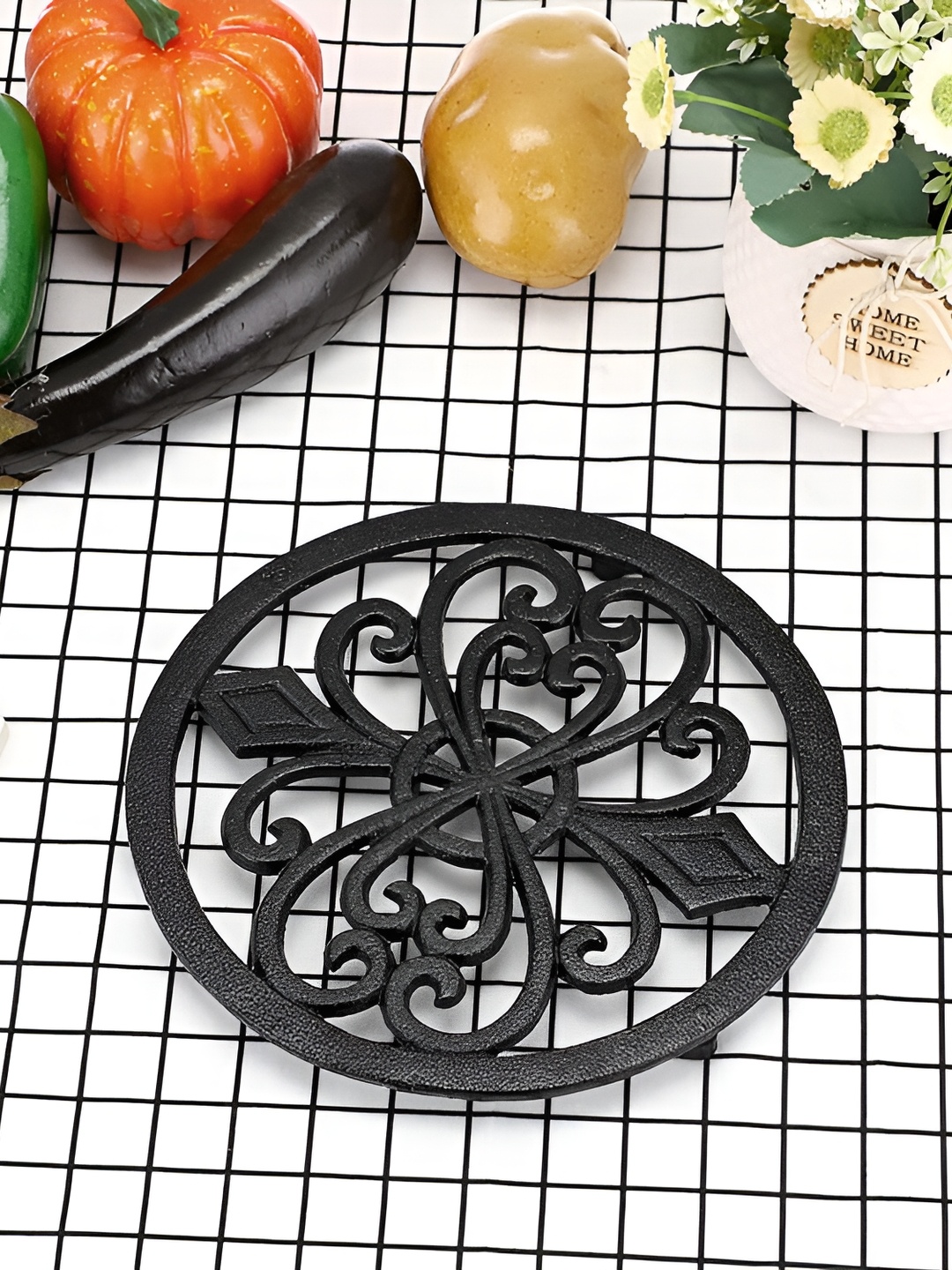 

THEDECORKART Floral Iron Trivet, Black