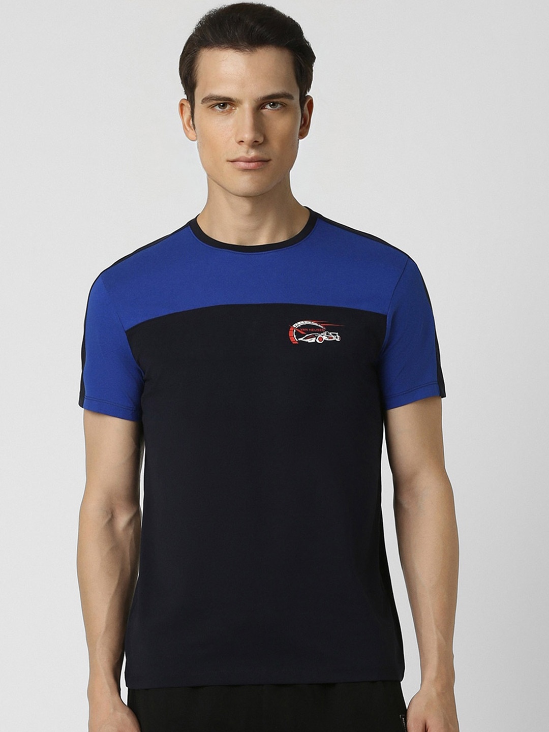 

Van Heusen Flex Men Colourblocked Applique T-shirt, Black