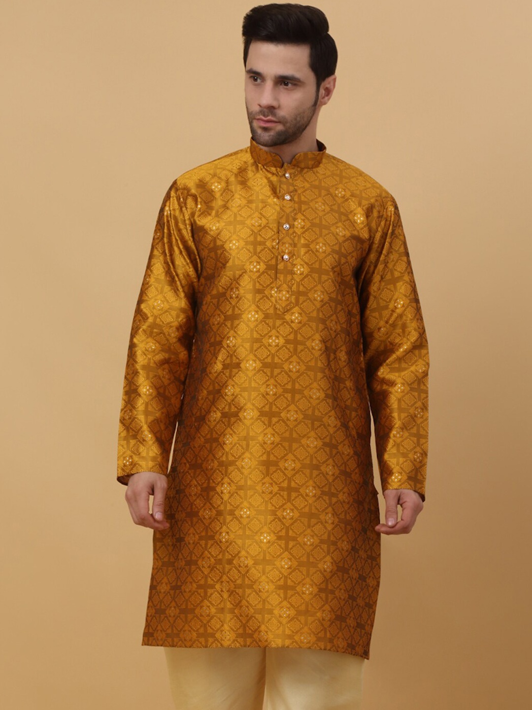 

KRAFT INDIA Men Gotta Patti Jacquard Kurta, Mustard