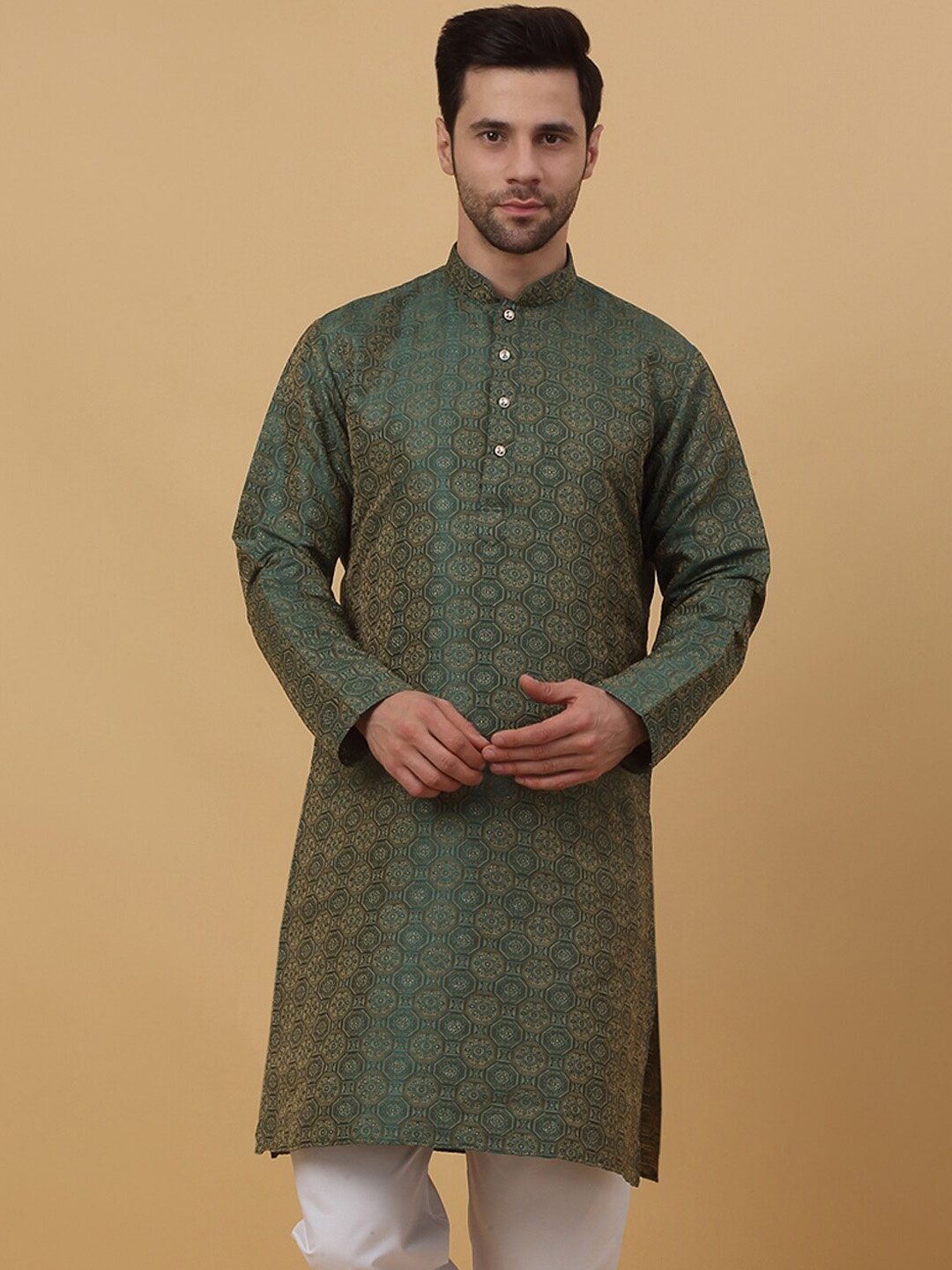 

KRAFT INDIA Men Geometric Thread Work Jacquard Kurta, Green