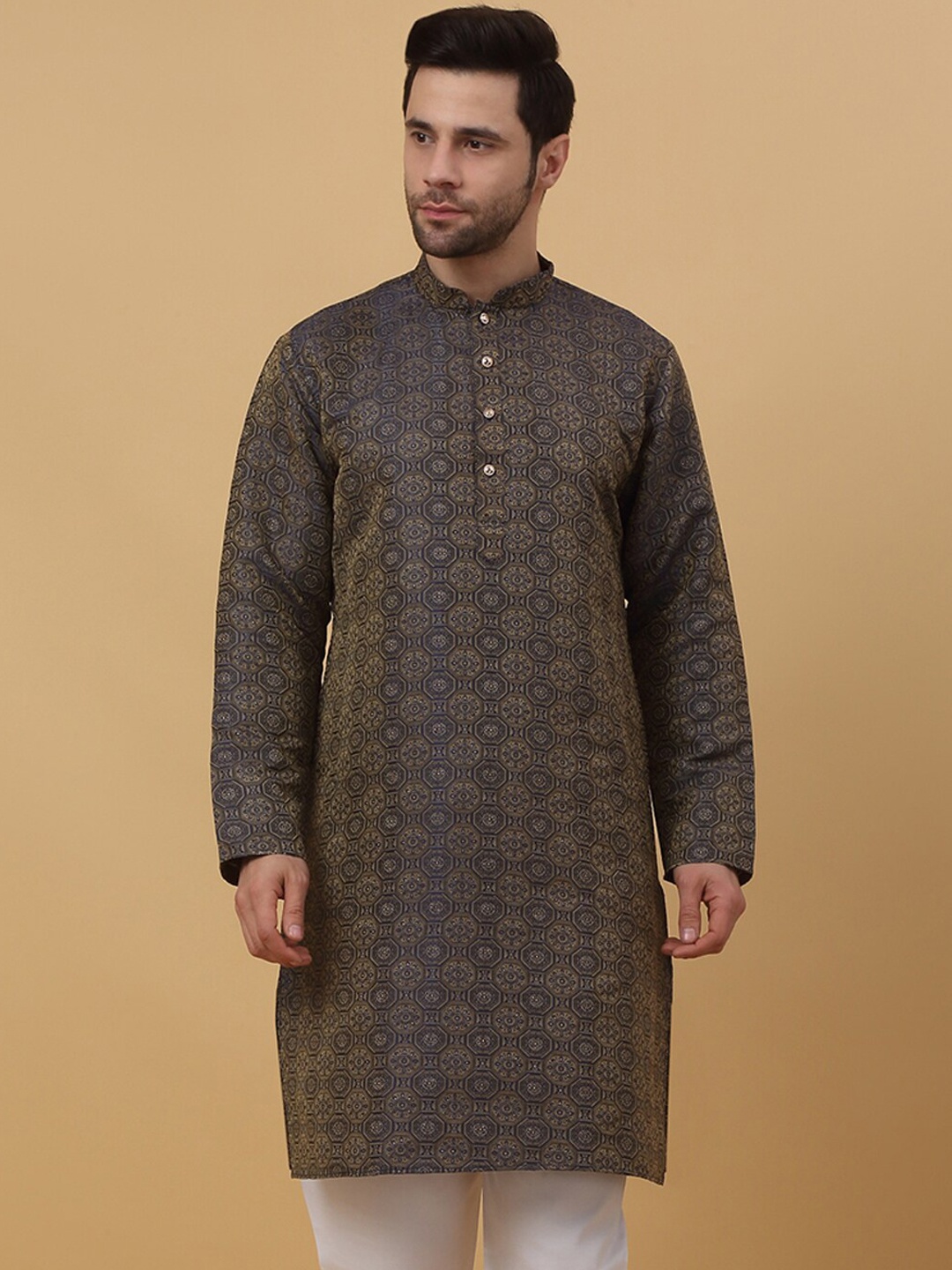 

KRAFT INDIA Men Thread Work Jacquard Kurta, Blue