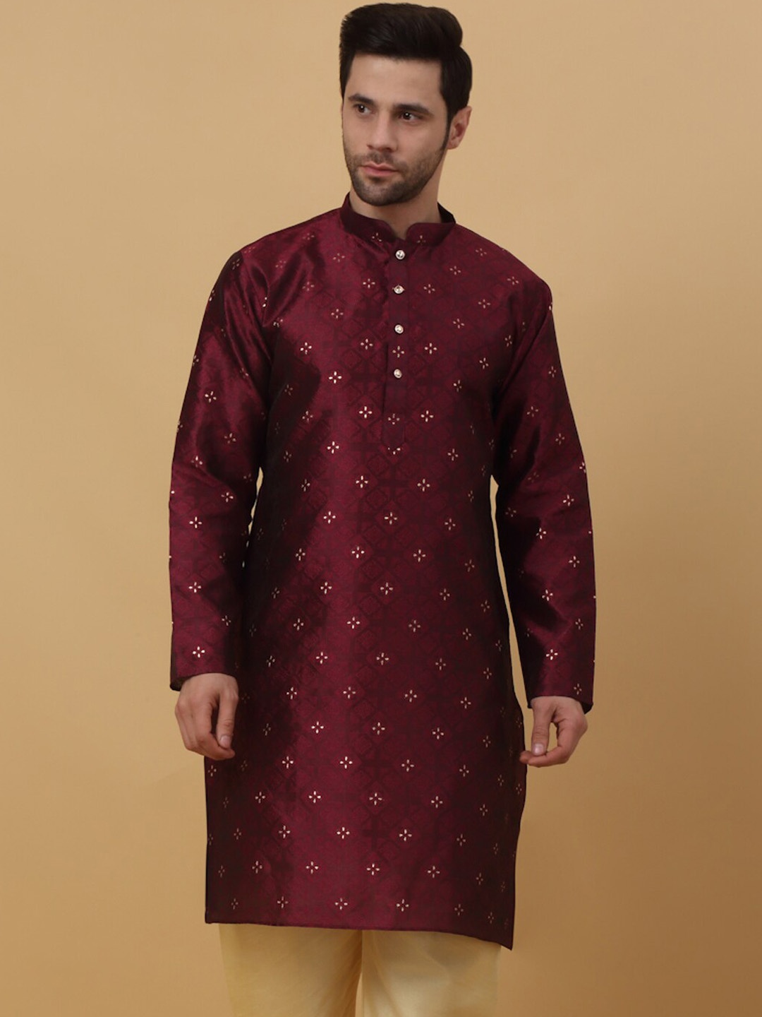 

KRAFT INDIA Men Thread Work Jacquard Kurta, Burgundy