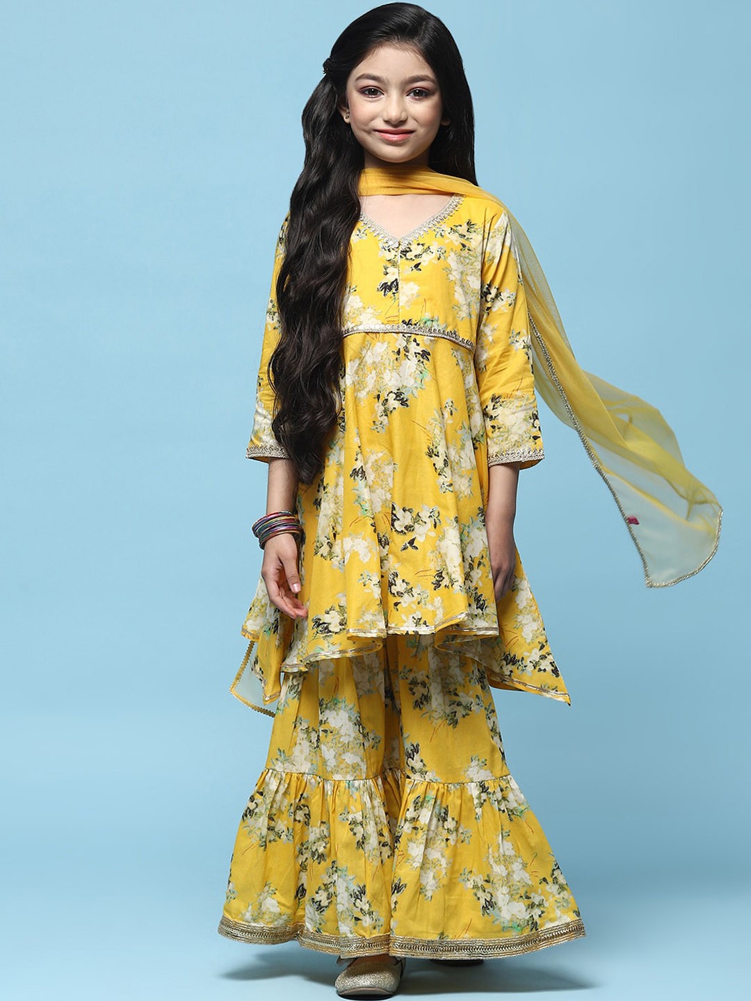 

Biba Girls Floral Printed Gotta Patti Kurta With Sharara & Dupatta, Yellow