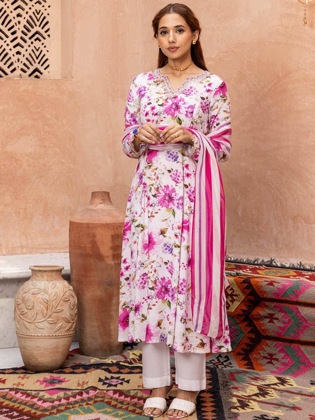 

Ambraee Floral Printed Round Neck Straight Kurta with Trousers & Dupatta, White