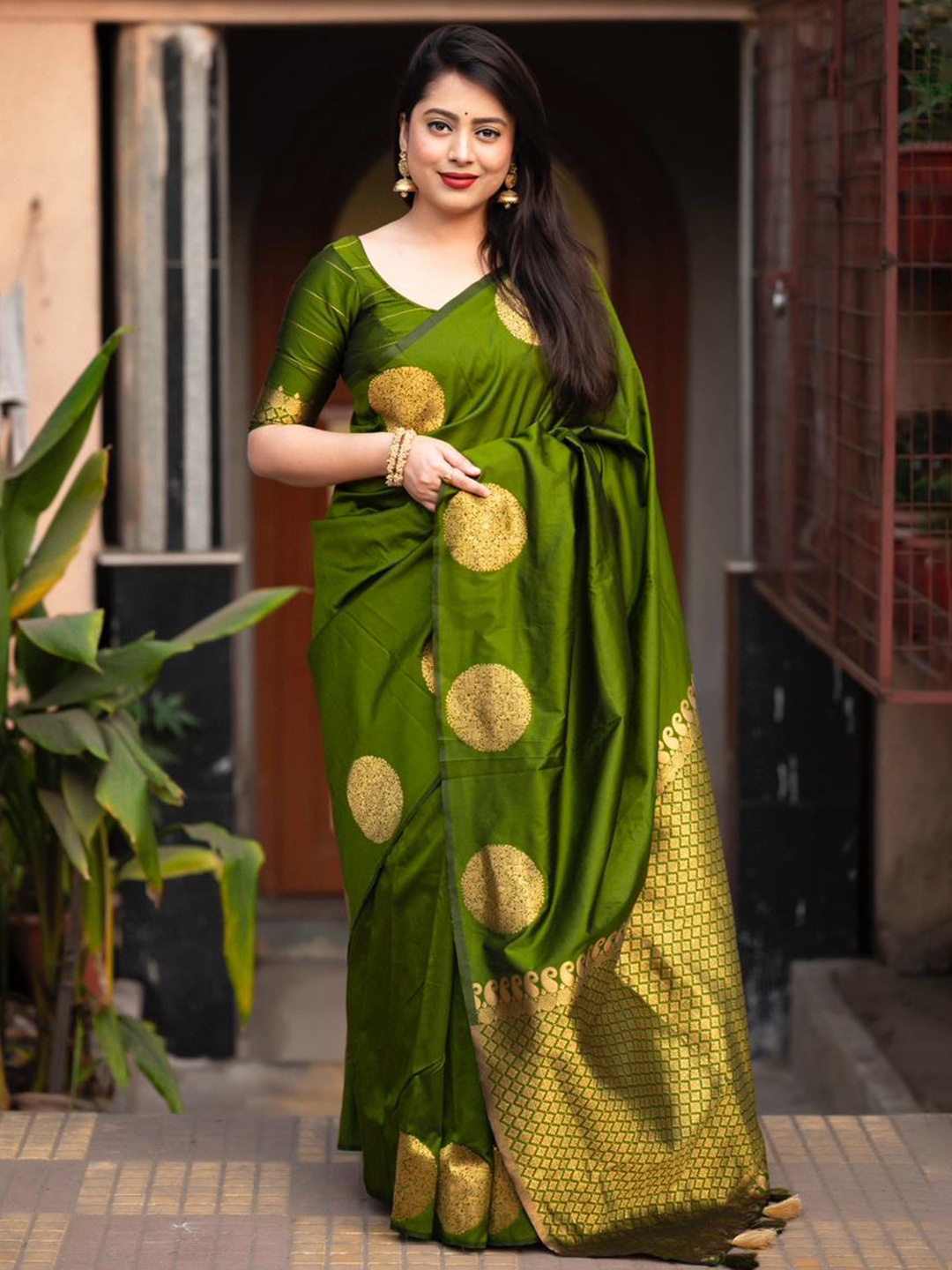 

STAVA CREATION Ethnic Woven Design Zari Pure Silk Banarasi Saree, Olive