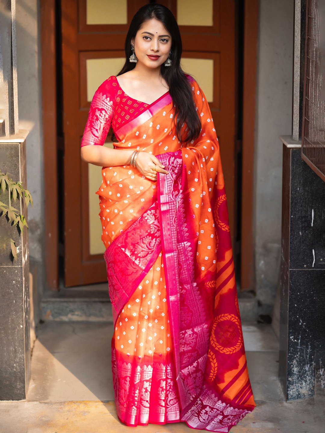 

STAVA CREATION Bandhani Zari Jute Silk Bandhani Saree, Orange