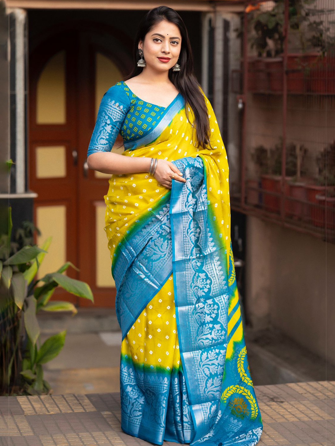 

STAVA CREATION Bandhani Printed Zari Jute Silk Bandhani Saree, Yellow