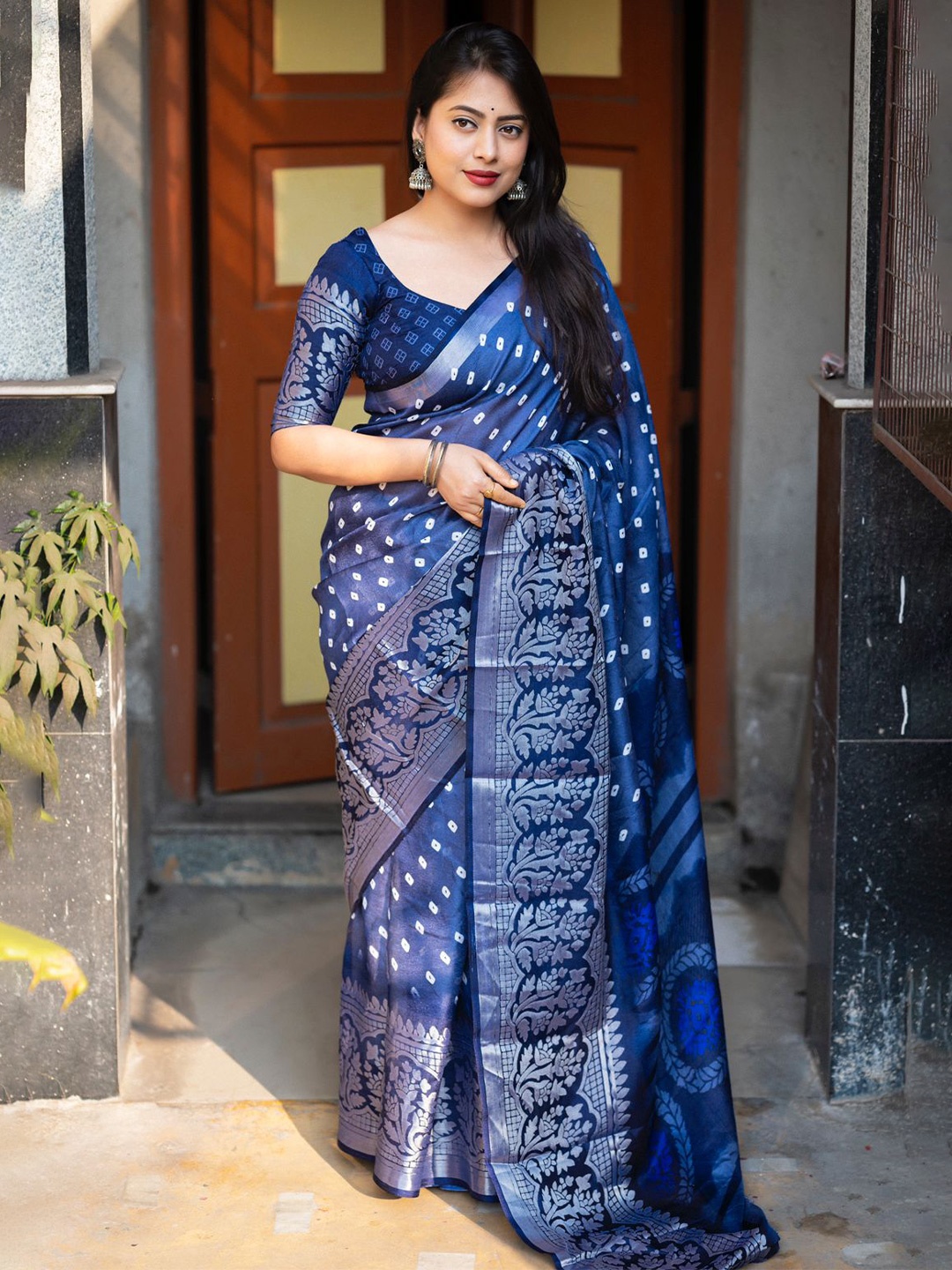 

STAVA CREATION Bandhani Zari Jute Silk Bandhani Saree, Blue