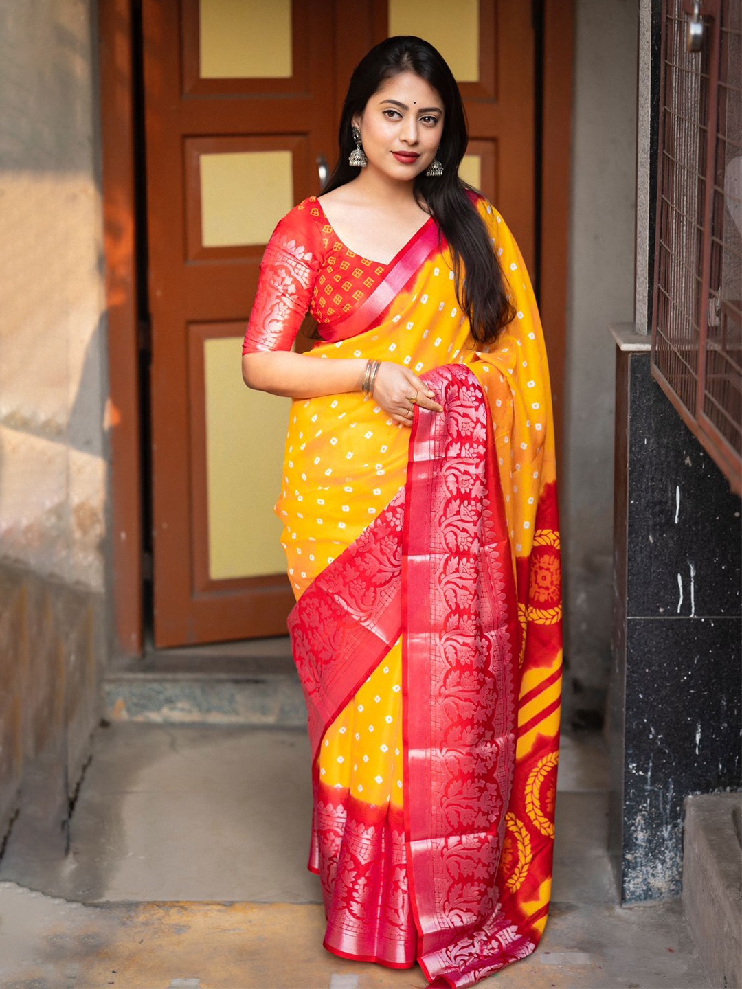 

STAVA CREATION Woven Design Zari Jute Silk Bandhani Saree, Yellow