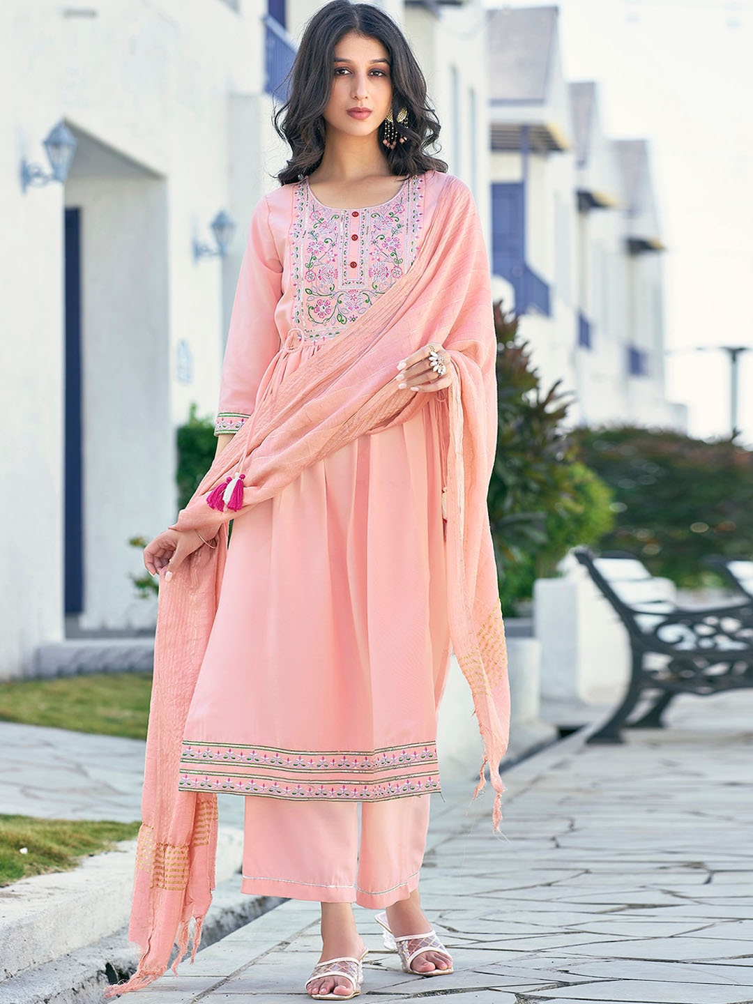 

SKYLEE Round Neck Floral Yoke Design Empire Thread Work Kurta with Palazzos & Dupatta, Peach