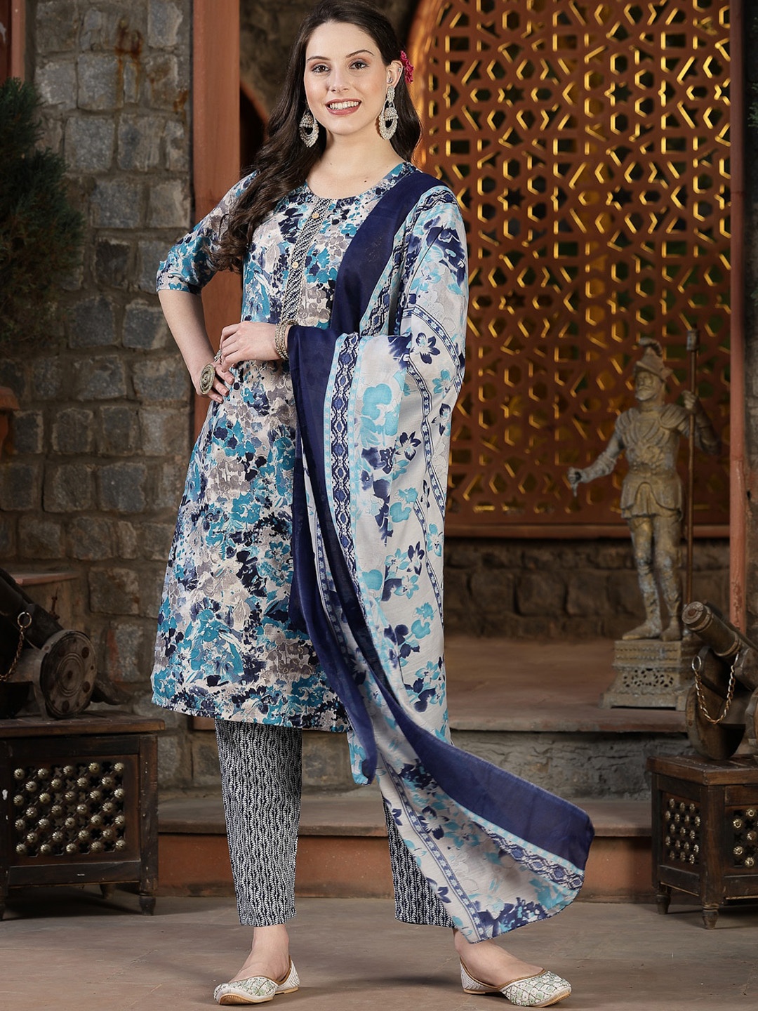 

Stylum Turquoise Blue & Grey Floral Printed Straight Kurta & Trousers With Dupatta