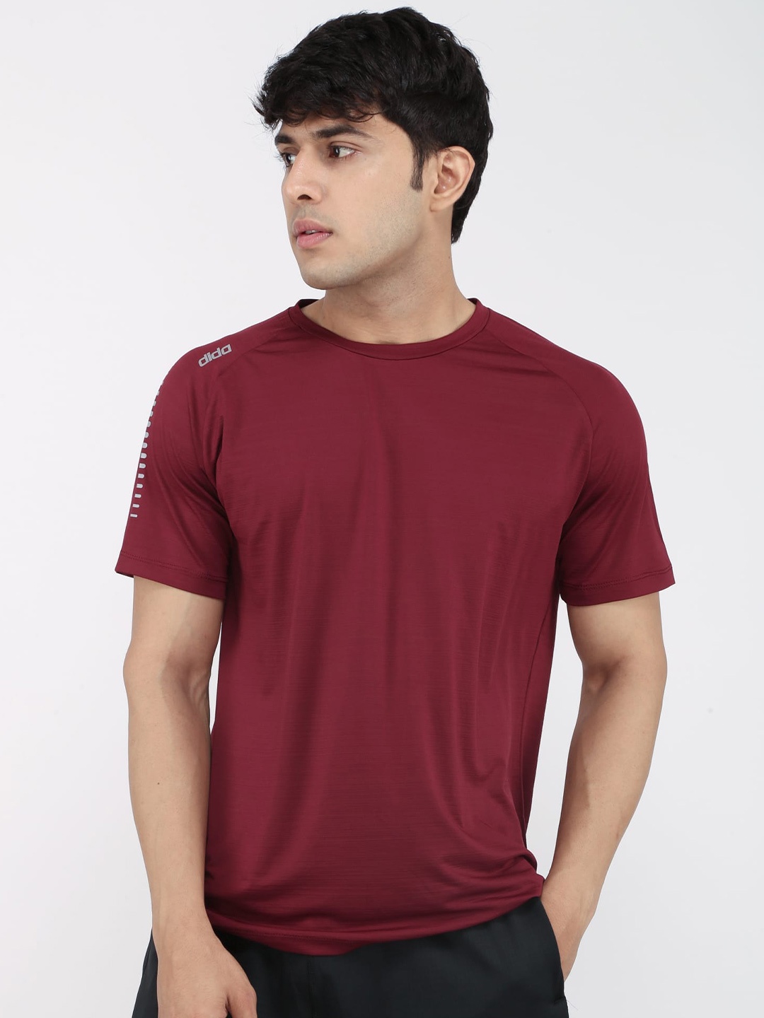 

DIDA Men Dri-FIT Pockets T-shirt, Maroon