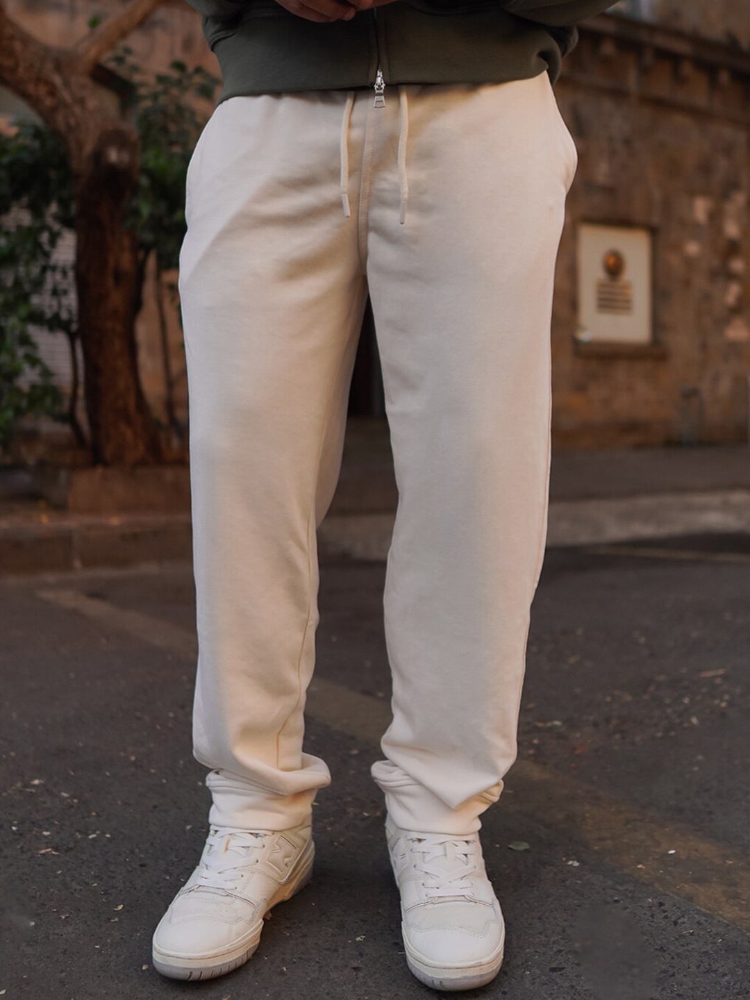 

Powerlook Men Mid-Rise Joggers, Cream