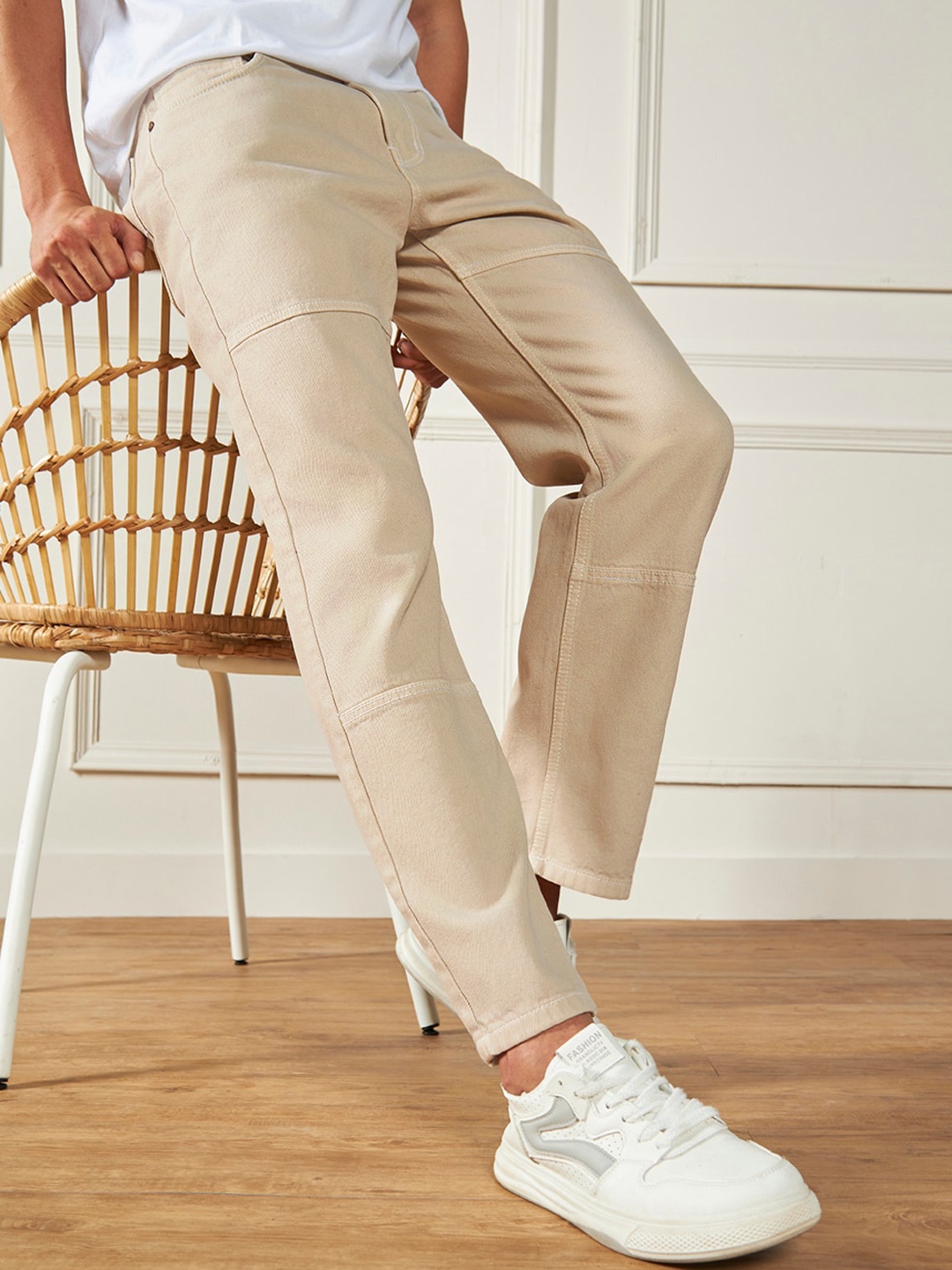 

Dennis Lingo Men Relaxed Fit Light Fade Jeans, Beige