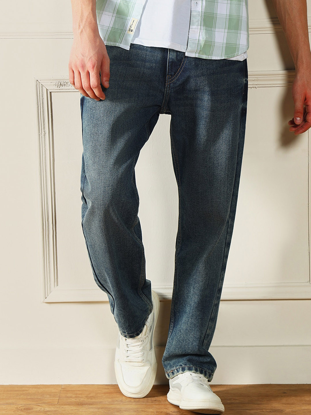 

Dennis Lingo Men Relaxed Fit Clean Look Light Fade Pure Cotton Jeans, Blue