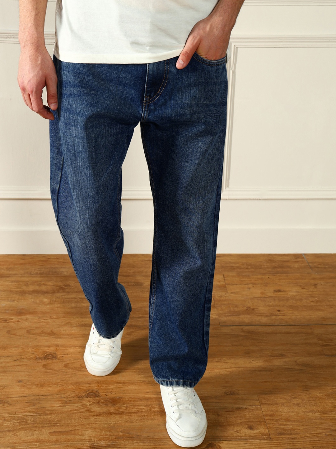 

Dennis Lingo Men Relaxed Fit Pure Cotton Light Fade Jeans, Blue