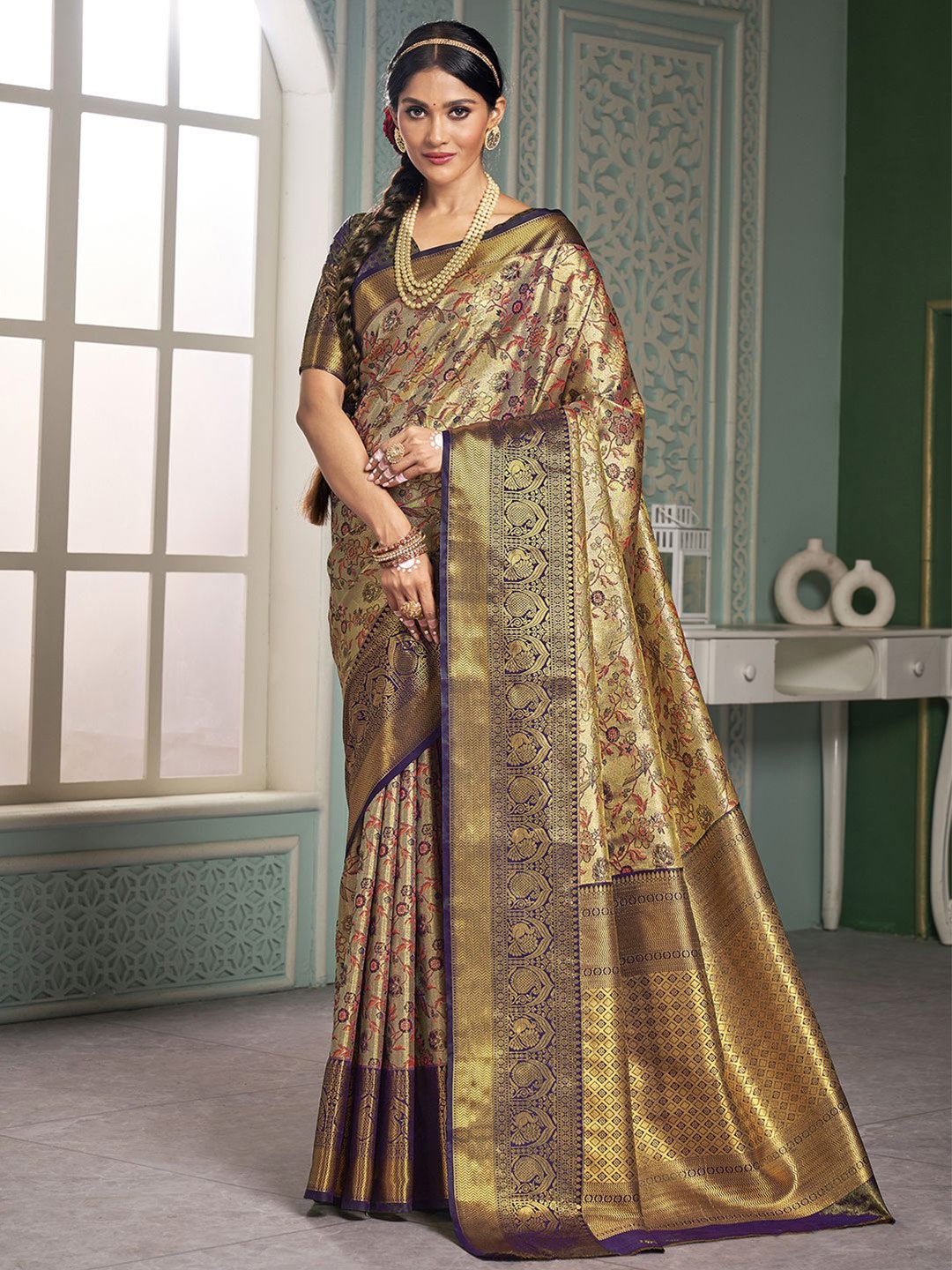 

Satrani Floral Woven Design Zari Art Silk Banarasi Saree, Gold