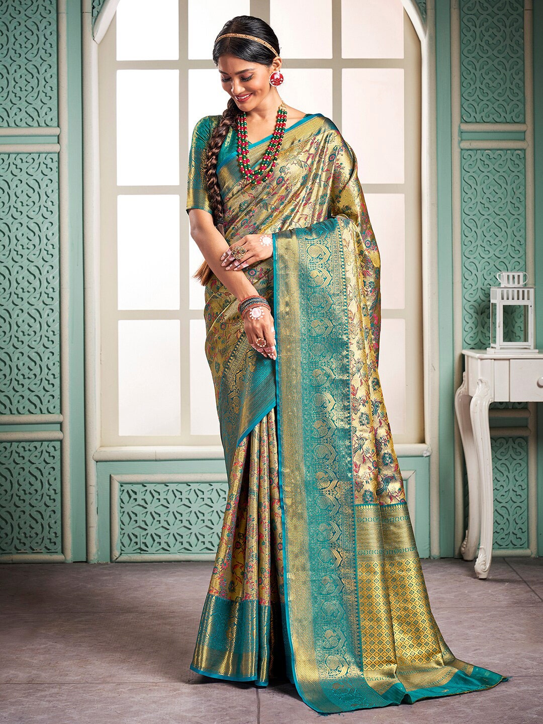 

Satrani Floral Woven Design Zari Art Silk Banarasi Saree, Green