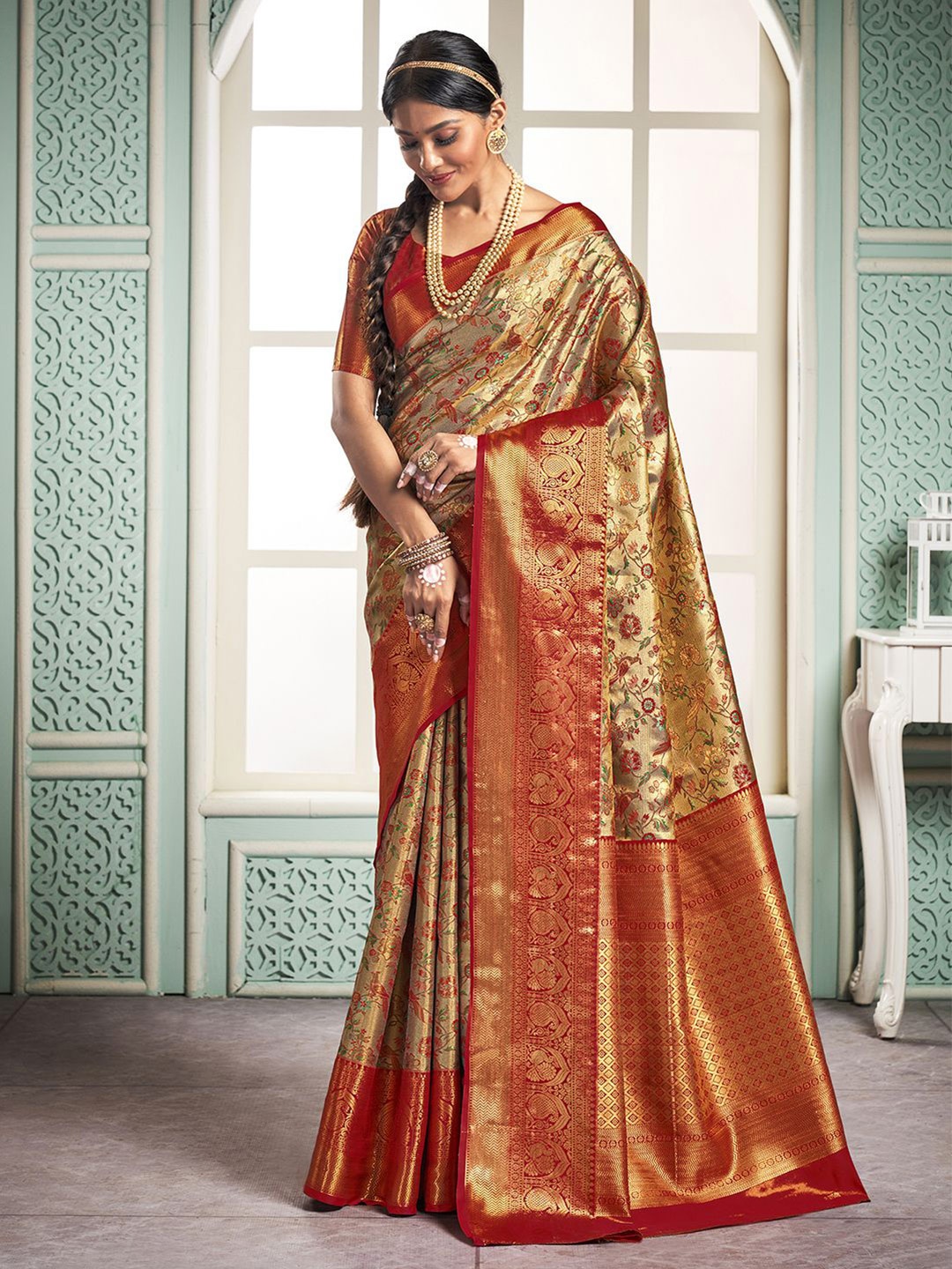 

Satrani Floral Woven Design Zari Art Silk Banarasi Saree, Gold