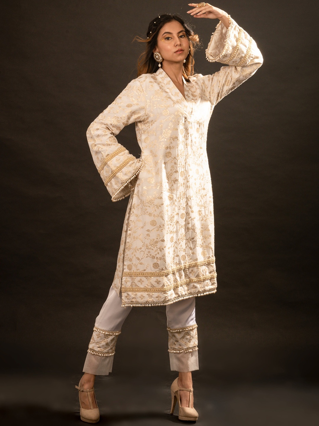 

Monk & Mei V Neck Regular Kurta with Trousers, White