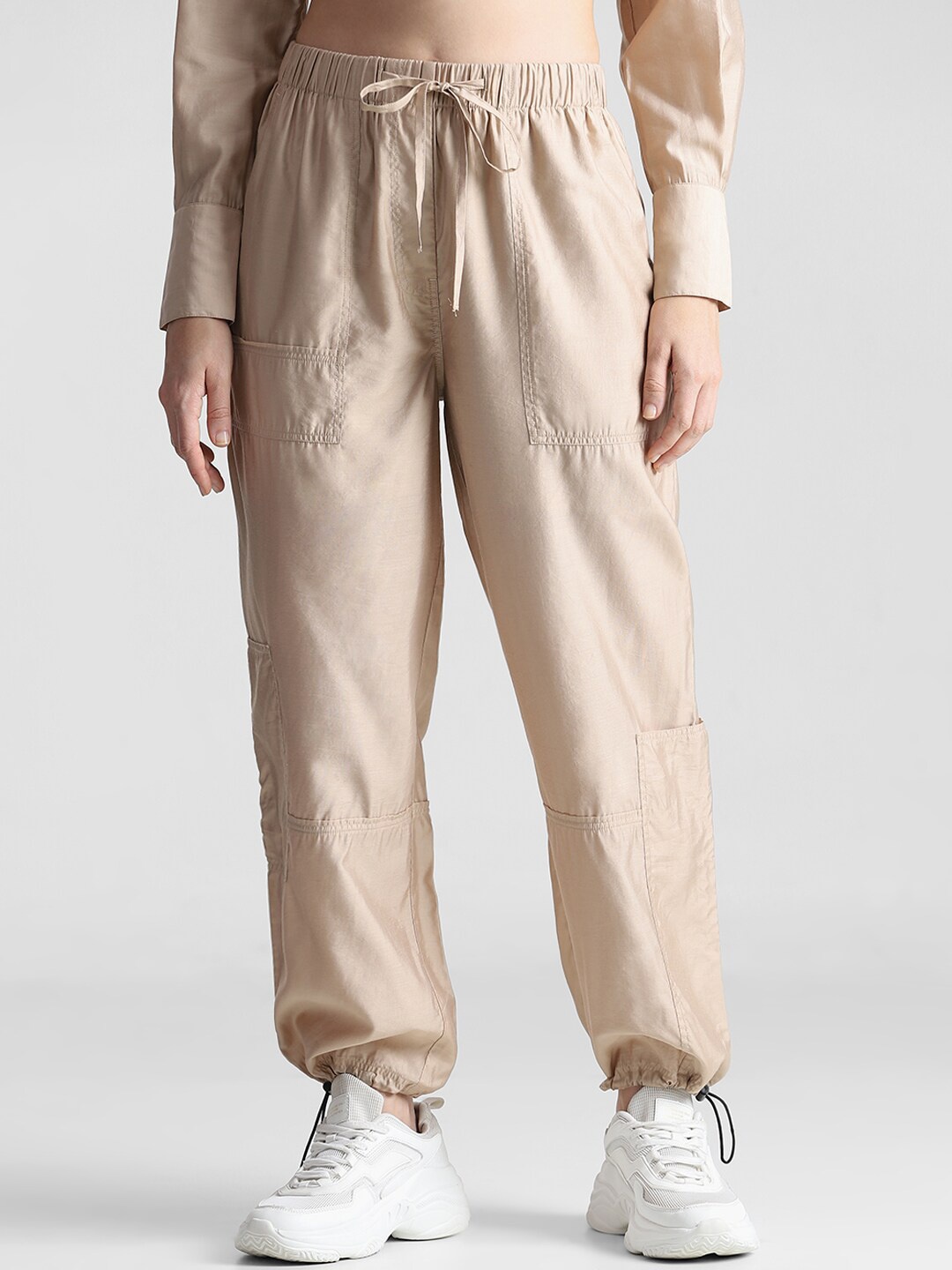 

ONLY Women Loose Fit High-Rise Cargo Joggers, Beige