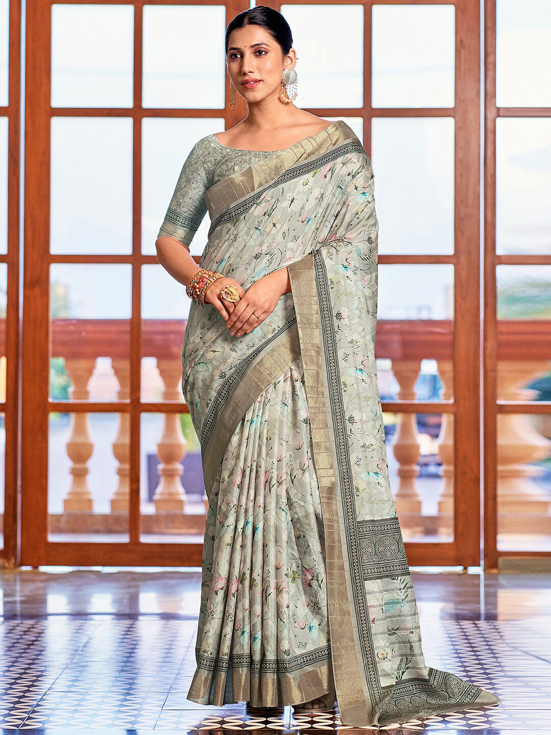 

Mitera Green Floral Printed Zari Art Silk Sungudi Saree, Beige