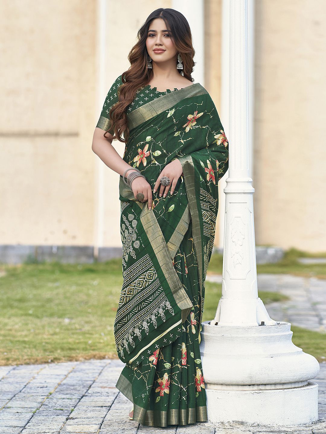 

Mitera Floral Printed Zari Saree, Green