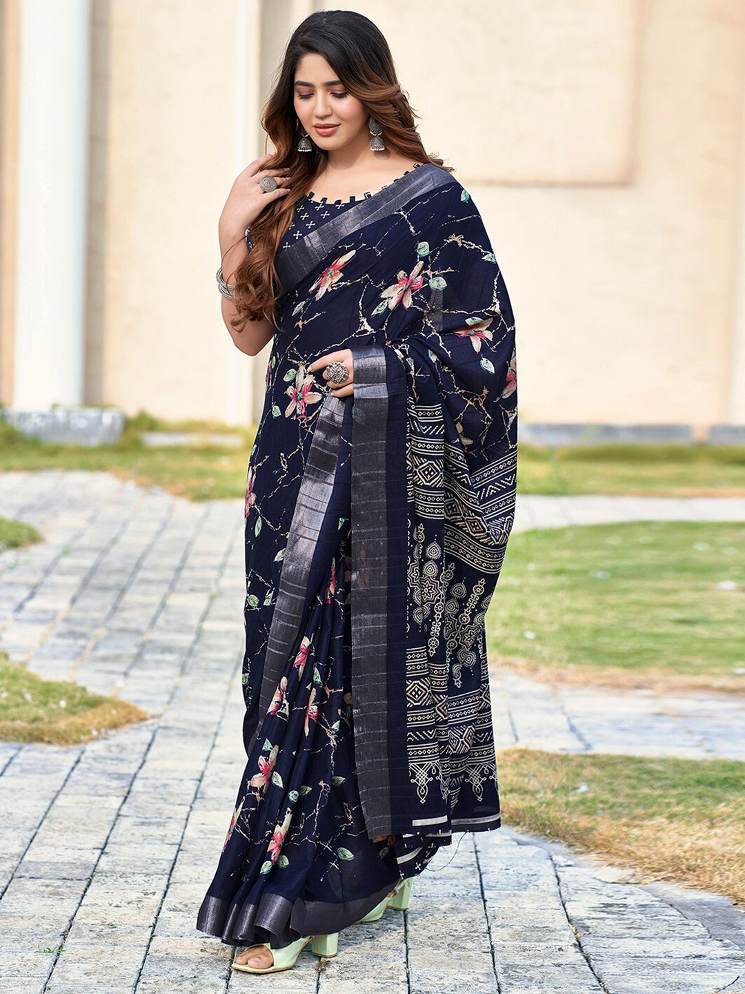 

Mitera Floral Printed Zari Dabu Saree, Navy blue