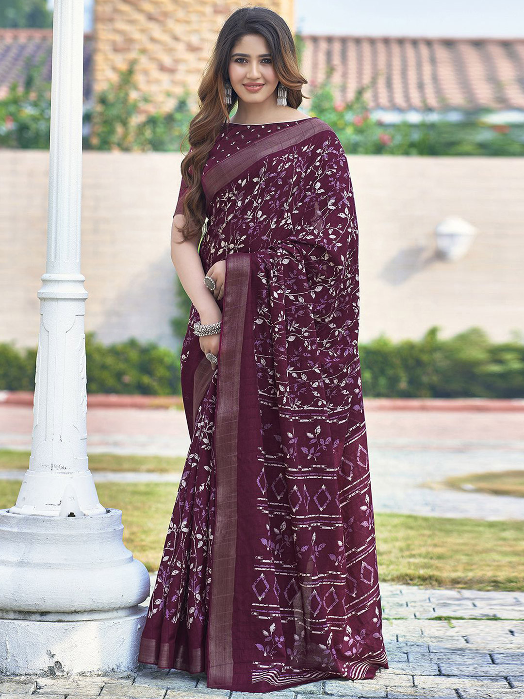 

Mitera Floral Printed Zari Saree, Pink
