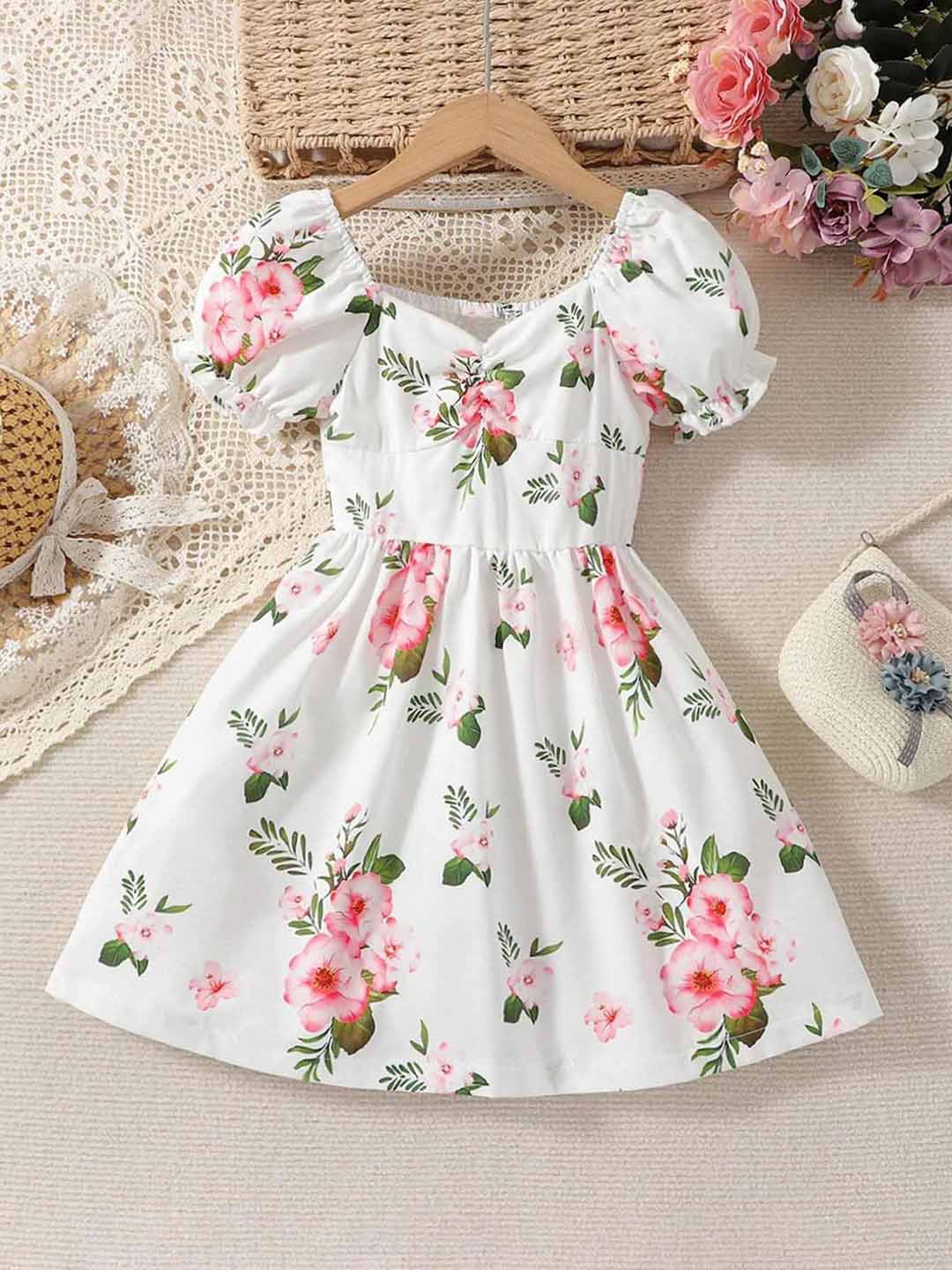 

BAESD Floral Print Flutter Sleeve Fit & Flare Dress, White