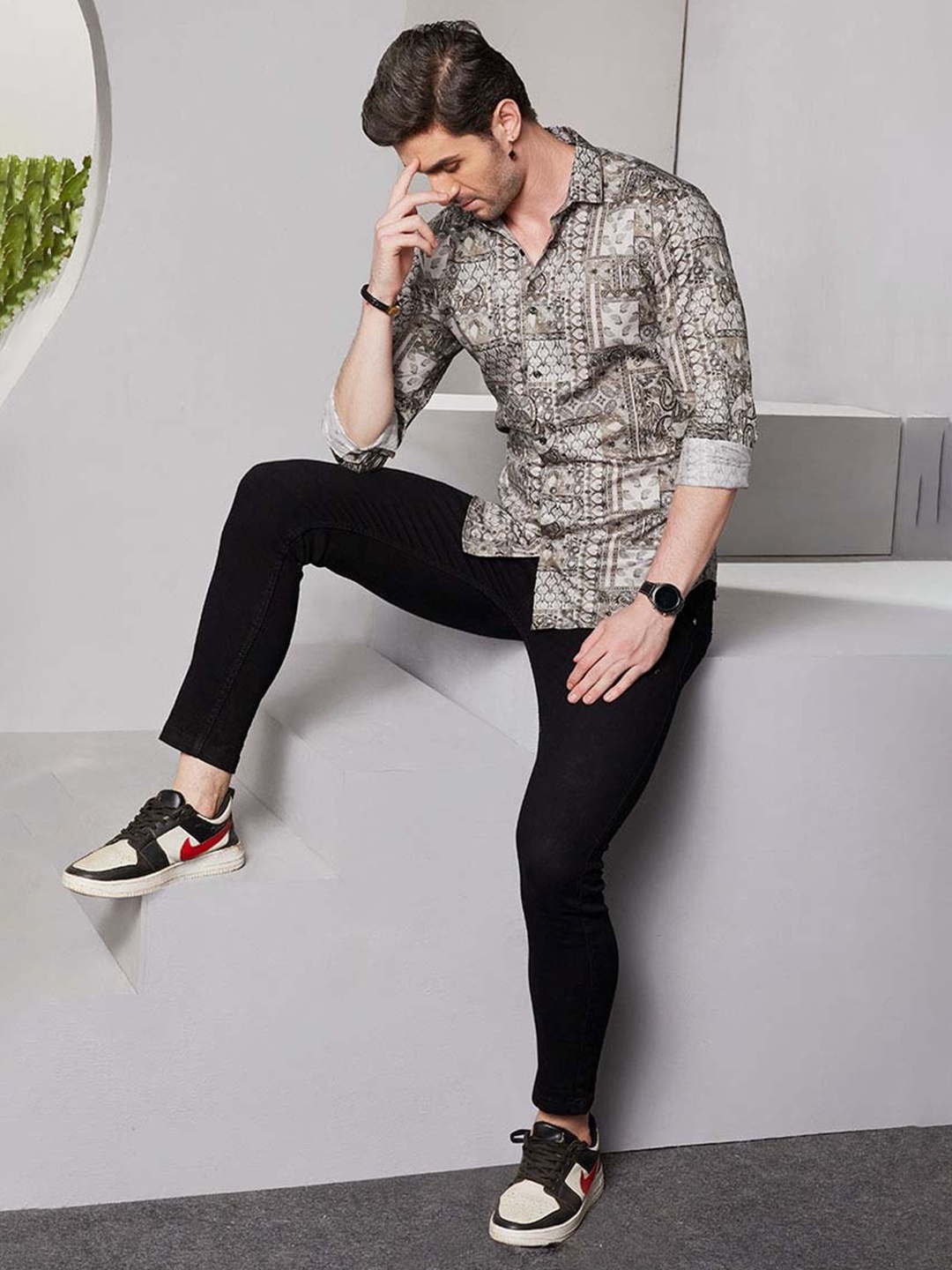 

ALMATY Abstract Printed Comfort Slim Fit Cotton Curved Party Shirt, Cream