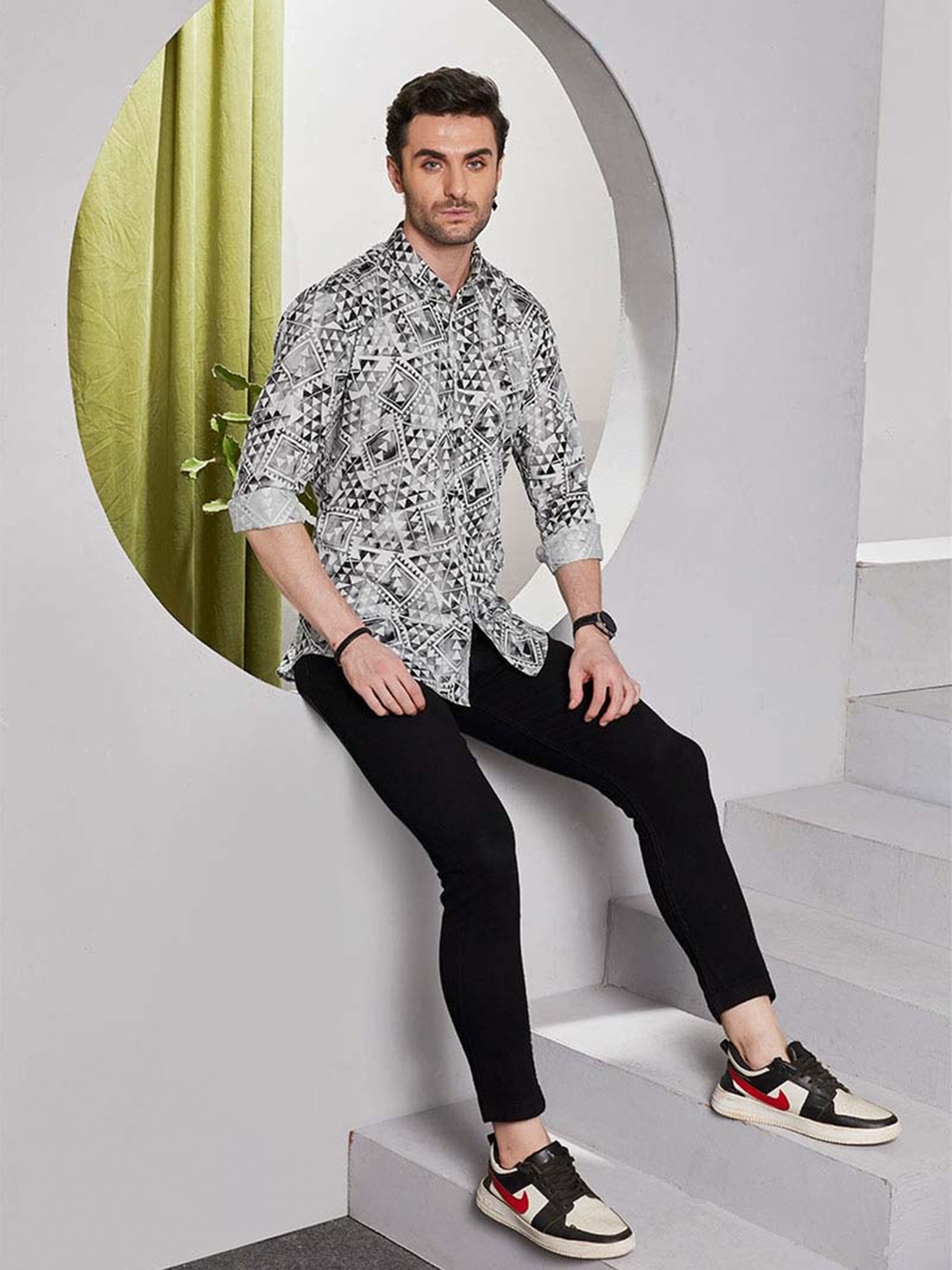 

ALMATY Men Comfort Slim Fit Floral Opaque Printed Party Shirt, Grey