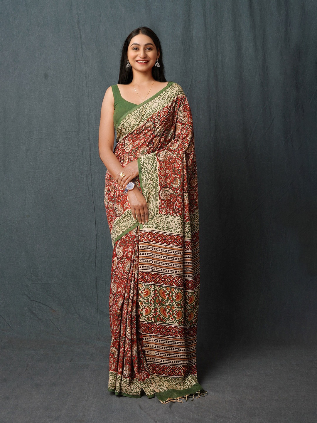 

Unnati Silks Paisley Handloom Bagru Saree, Red