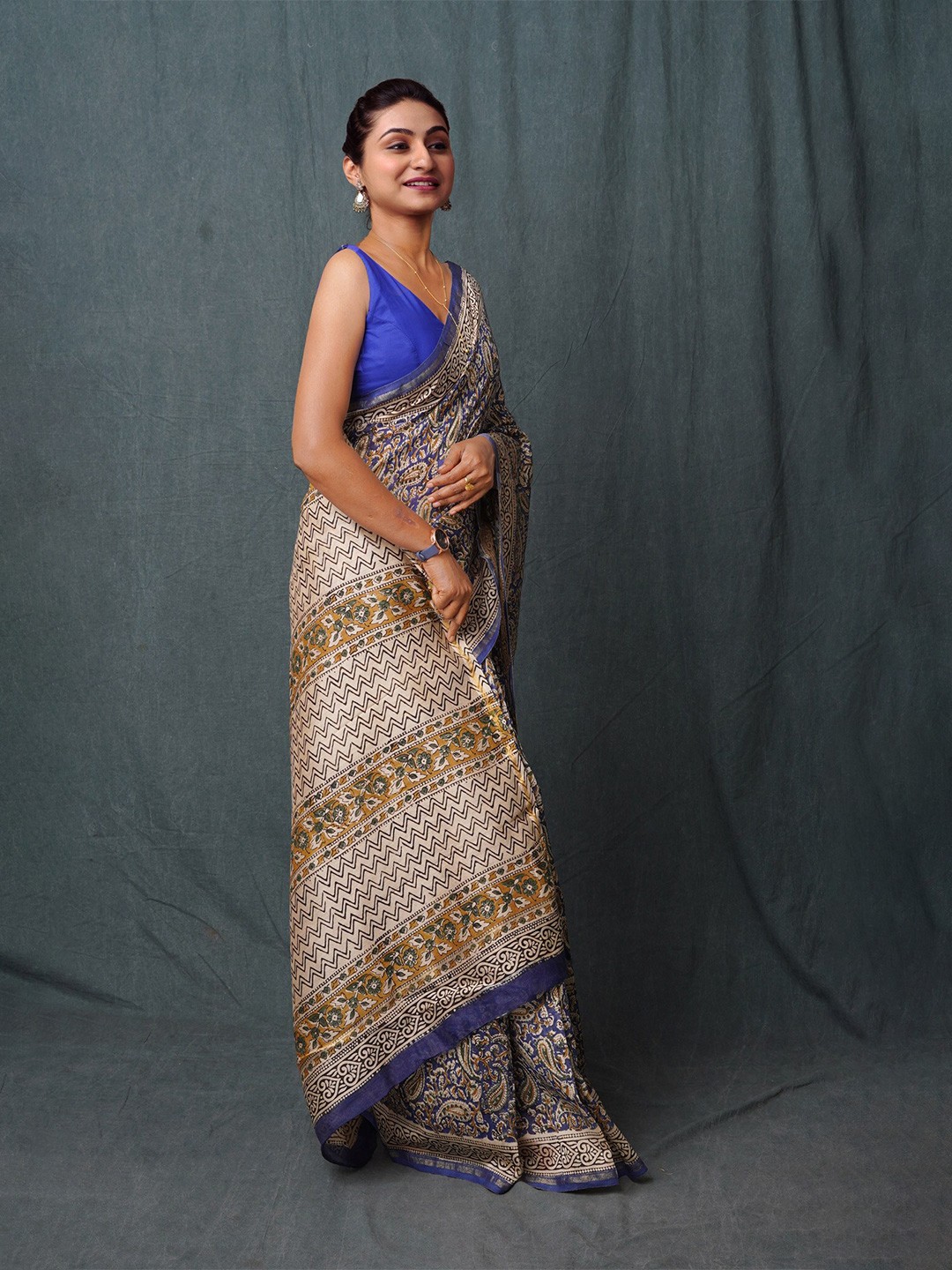 

Unnati Silks Ethnic Motifs Prined Maheshwari Saree, Blue