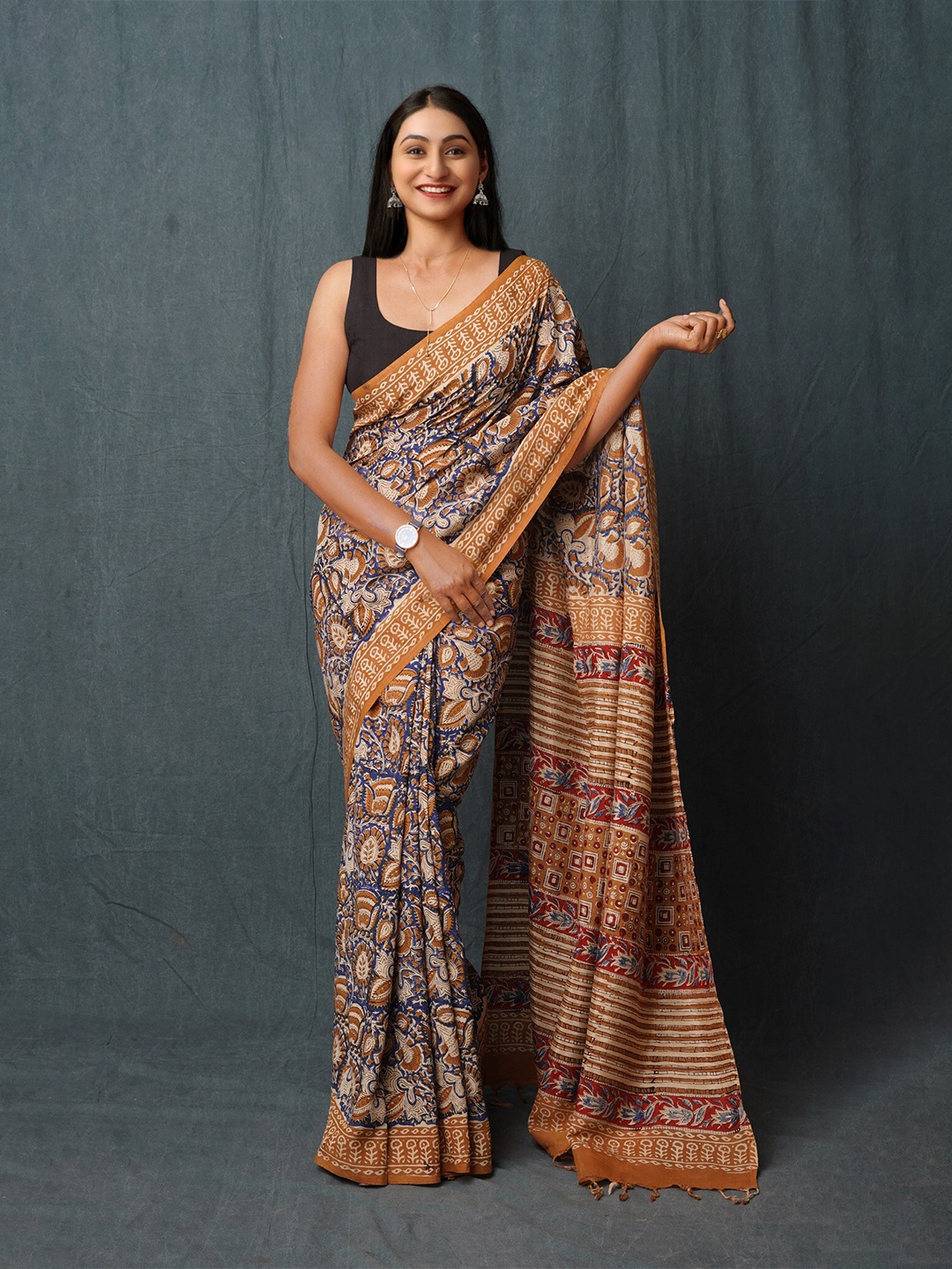 

Unnati Silks Floral Printed Handloom Bagru Saree, Blue