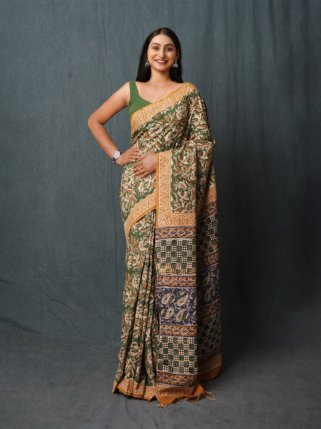 

Unnati Silks Tie and Dye Printed Bagru Saree, Green
