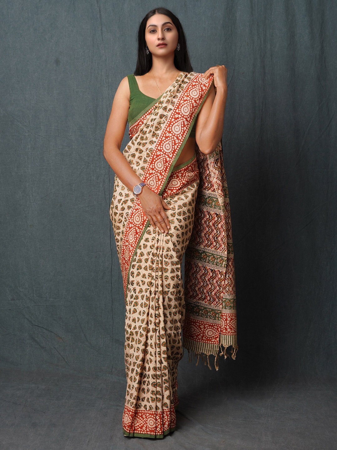 

Unnati Silks Floral Printed Bagru Saree, Cream