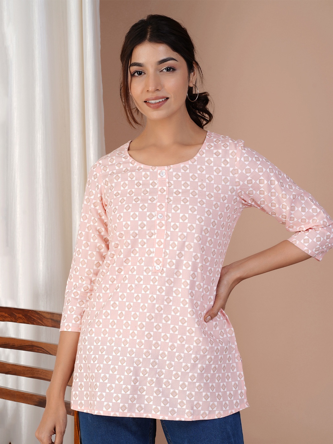 

BAESD Geometric Print Top, Peach