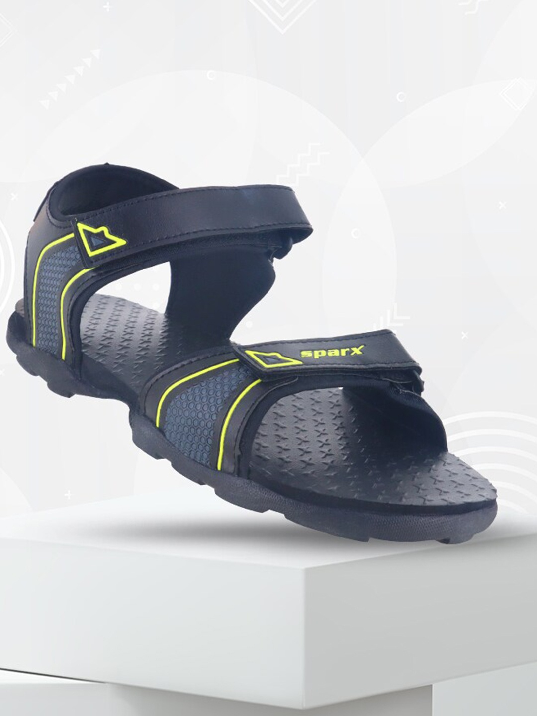 

Sparx Men Textured Sports Sandals, Black