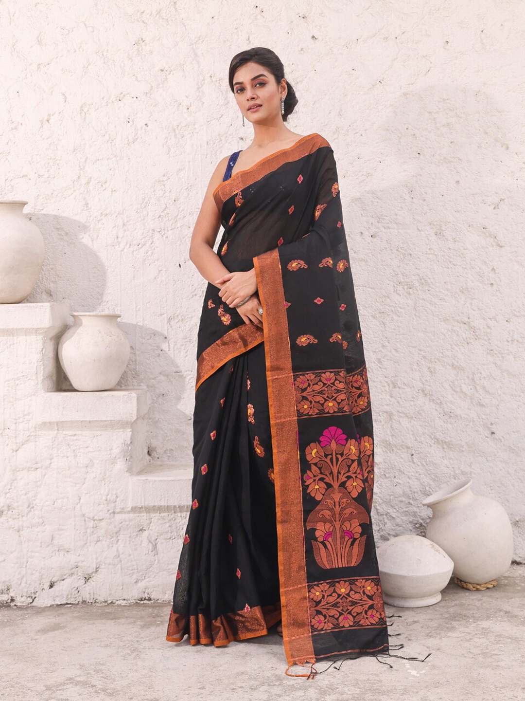 

Charukriti Ethnic Motifs Woven Design Zari Saree, Black