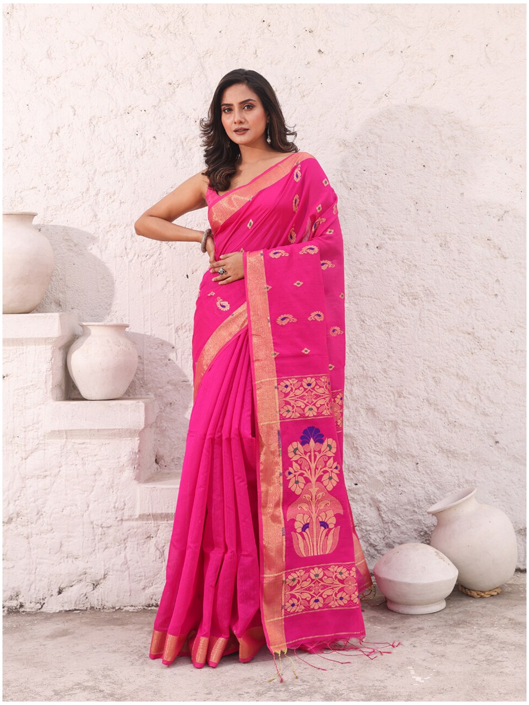 

Charukriti Ethnic Motifs Zari Saree, Fuchsia