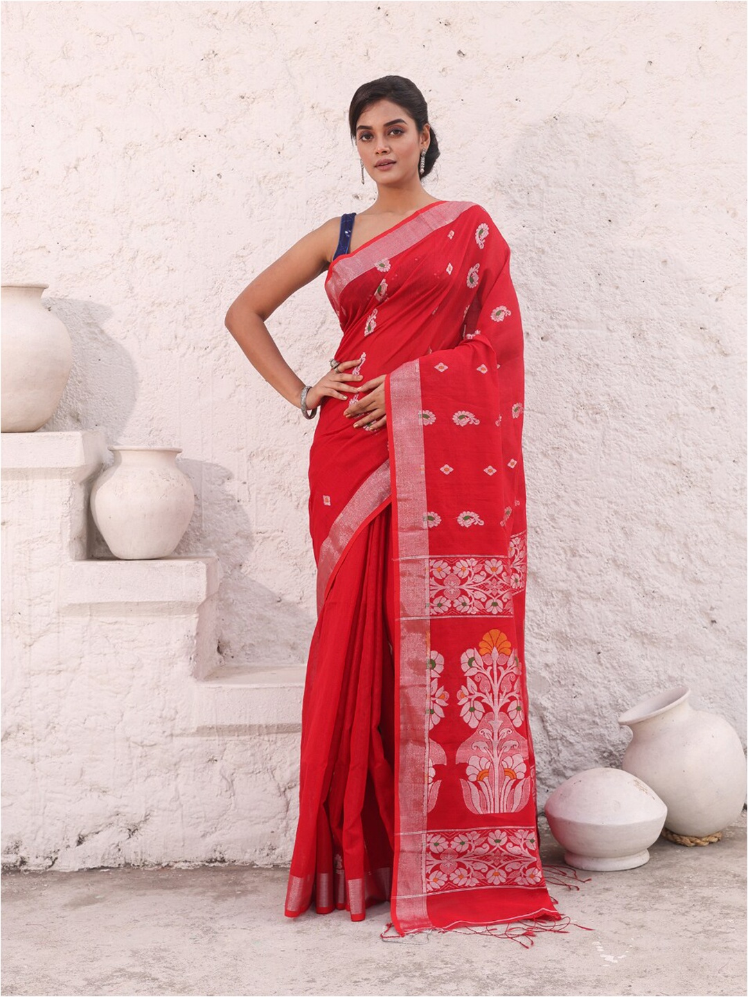 

Charukriti Ethnic Motifs Zari Saree, Red